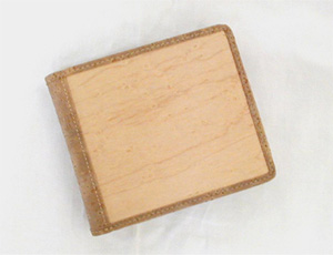 HIGGIE 天然木財布 製品写真